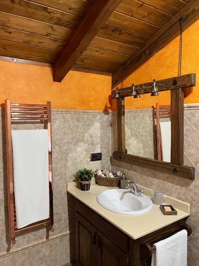 La Casuka Vut Fabero Villa Екстериор снимка